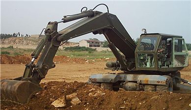 What signs indicate that the backhoe pin and bushing need to be replaced?