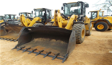  How to Choose the Right Steer Bucket Edge?