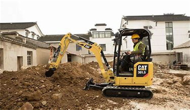 How to Safely Operate the Mini Excavator?